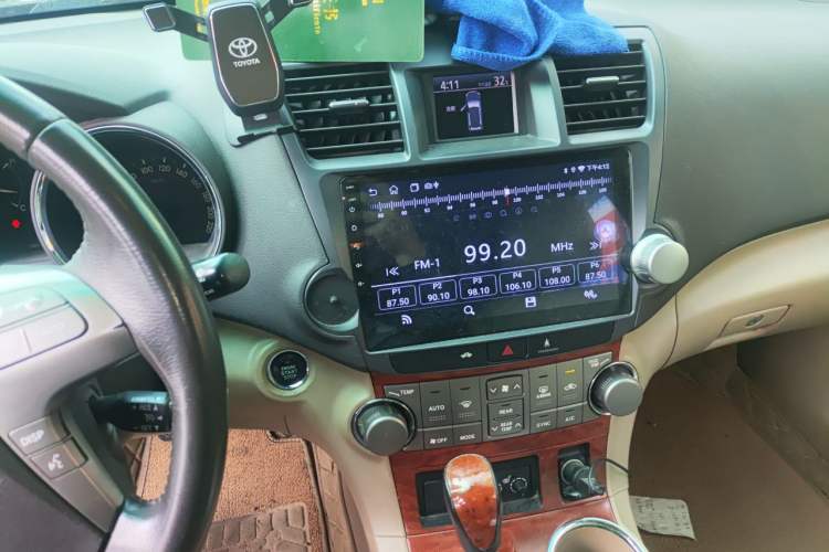 Used Toyota Highlander 2007 LIMITED Edition Audio And AC Panel