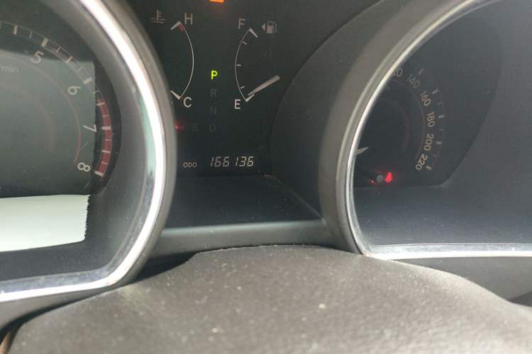 Used Toyota Highlander 2007 LIMITED Edition Odometer Close Up