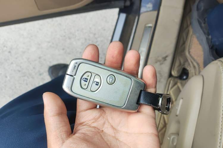 Used Toyota Highlander 2007 LIMITED Edition Vehicle Key