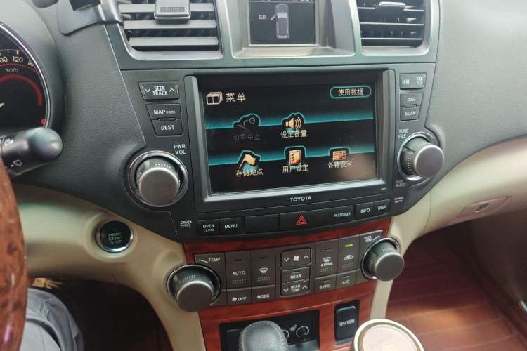 Used Toyota Highlander 2007 LIMITED Edition Audio And AC Panel