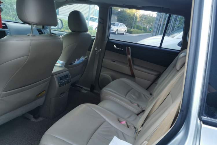 Used Toyota Highlander 2007 LIMITED Edition Left Rear Seat