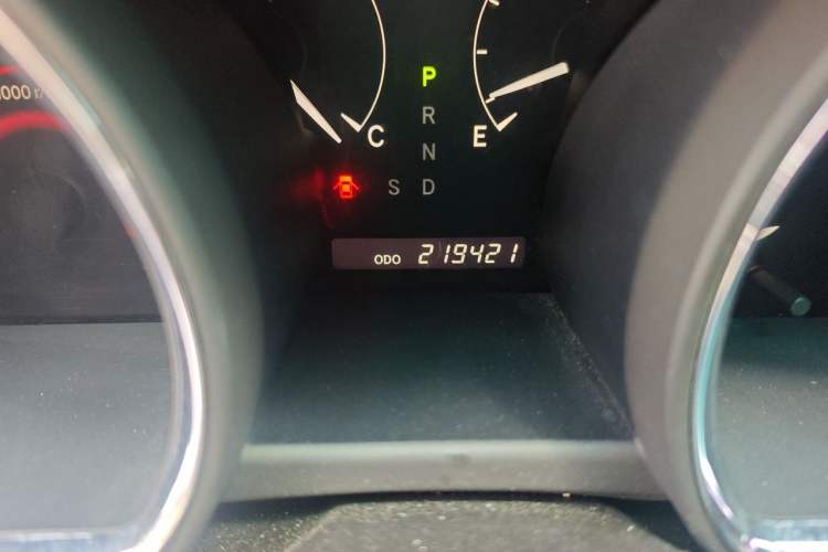 Used Toyota Highlander 2007 LIMITED Edition Odometer Close Up