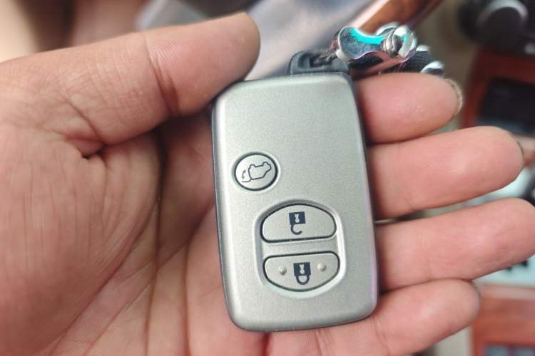 Used Toyota Highlander 2007 LIMITED Edition Vehicle Key