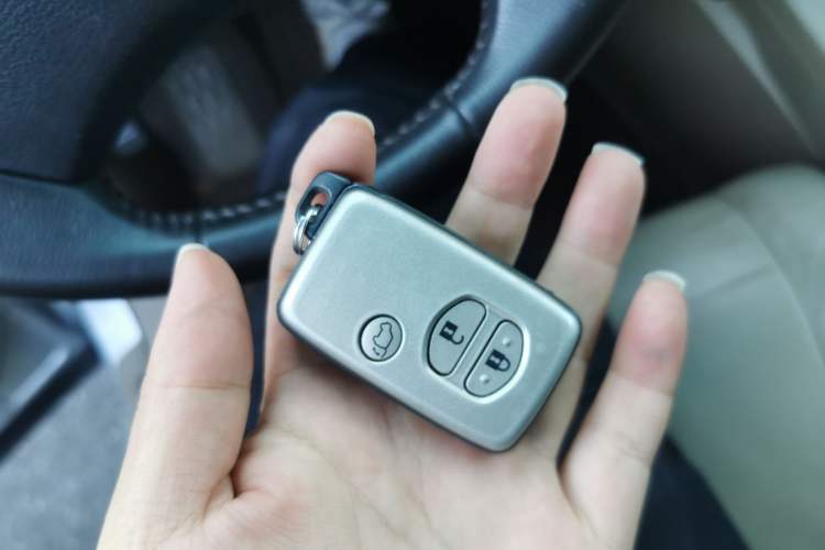 Used Toyota Highlander 2007 LIMITED Edition Vehicle Key