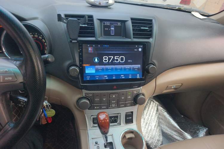 Used Toyota Highlander 2009 2.7L Two-Wheel Drive 7-Seater Luxury Edition Audio And AC Panel