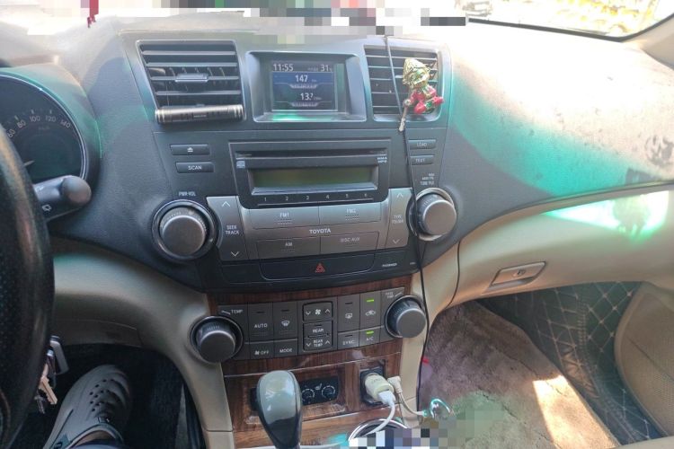 Used Toyota Highlander 2009 2.7L Two-Wheel Drive 7-Seater Luxury Edition Audio And AC Panel