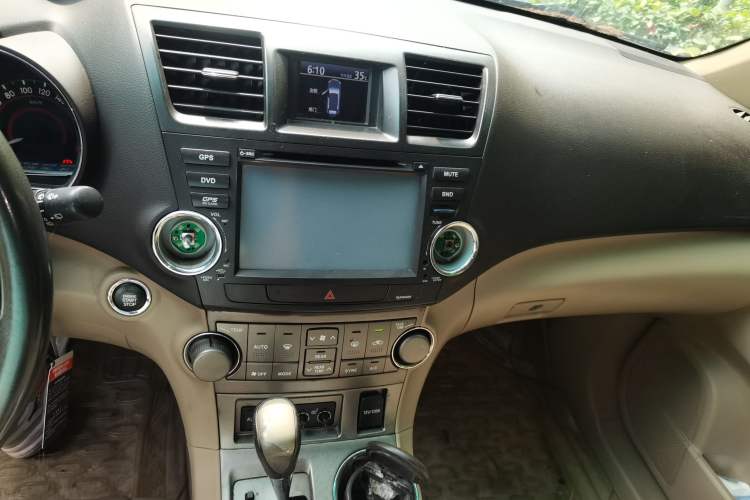 Used Toyota Highlander 2009 2.7L Two-Wheel Drive 7-Seater Luxury Edition Audio And AC Panel
