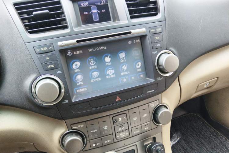 Used Toyota Highlander 2009 2.7L Two-Wheel Drive 7-Seater Luxury Edition Audio And AC Panel