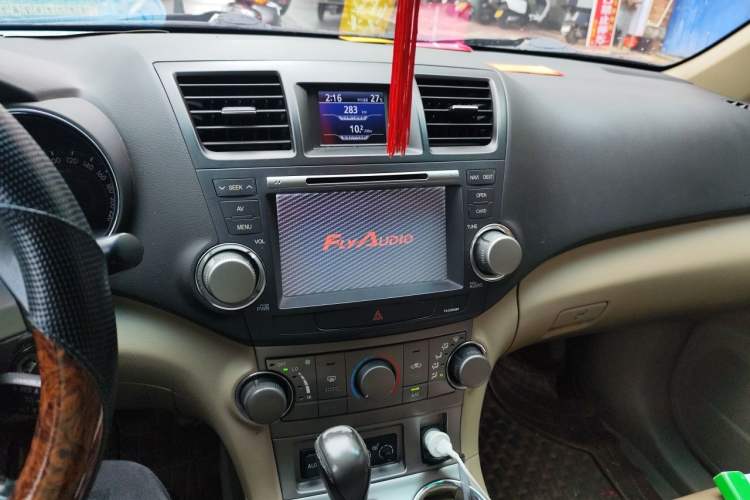 Used Toyota Highlander 2009 2.7L Two-Wheel Drive 5-Seater Sport Edition Audio And AC Panel