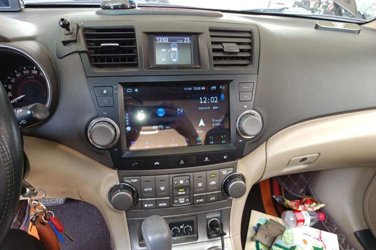 Used Toyota Highlander 2009 2.7L Two-Wheel Drive 7-Seater Luxury Edition Audio And AC Panel