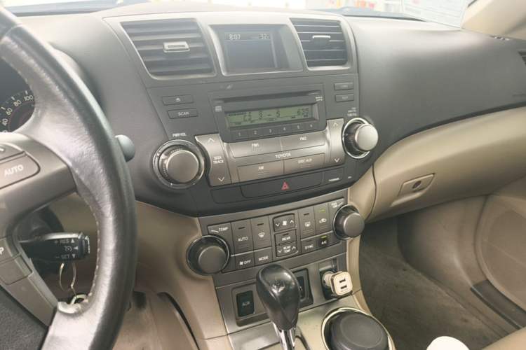 Used Toyota Highlander 2009 2.7L Two-Wheel Drive 7-Seater Luxury Edition Audio And AC Panel