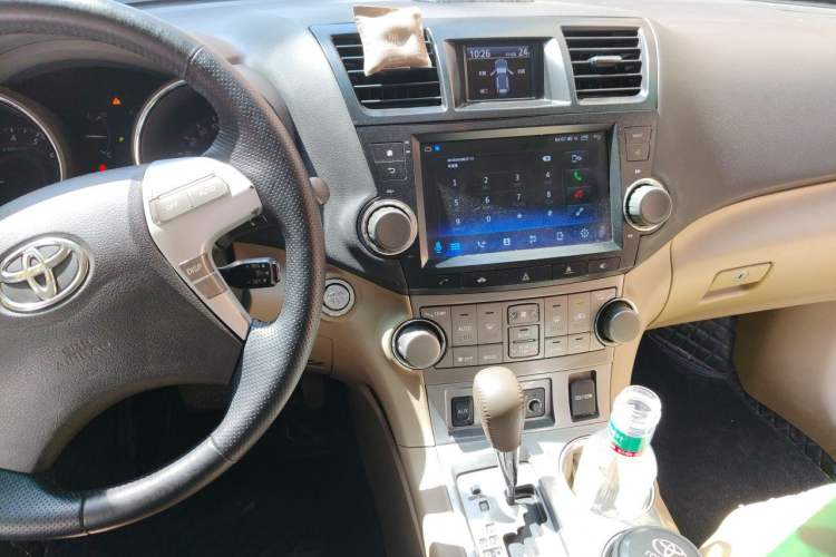Used Toyota Highlander 2009 2.7L Two-Wheel Drive 7-Seater Luxury Edition Audio And AC Panel