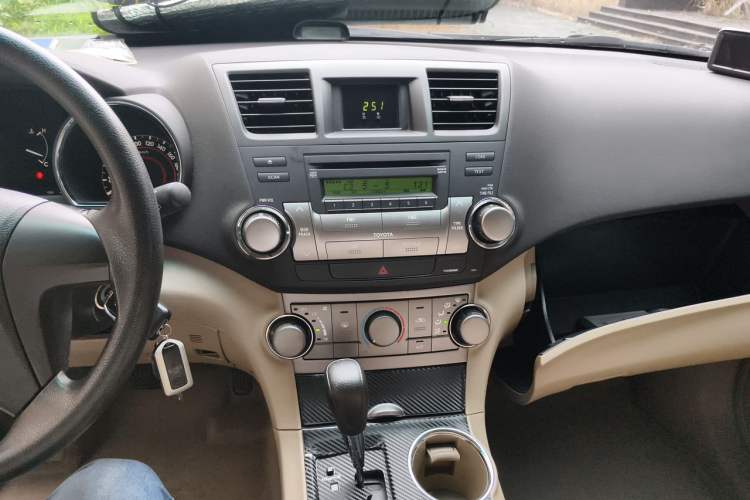 Used Toyota Highlander 2009 2.7L 2WD 5-Seater Elite Edition Audio And AC Panel