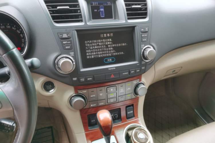 Used Toyota Highlander 2009 2.7L Two-Wheel Drive 7-Seater Supreme Edition Audio And AC Panel