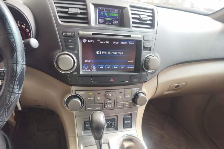 Used Toyota Highlander 2009 2.7L Two-Wheel Drive 7-Seater Luxury Edition Audio And AC Panel