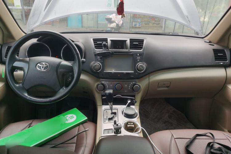 Used Toyota Highlander 2009 2.7L 2WD 5-Seater Elite Edition Center Console