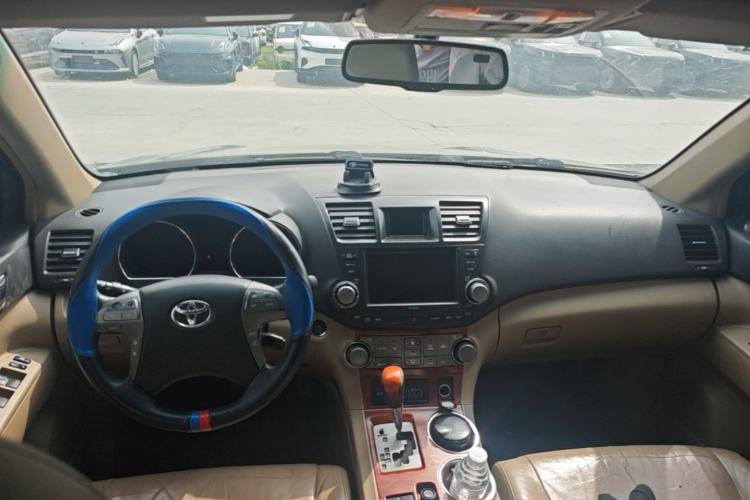Used Toyota Highlander 2009 3.5L 4x4 7-Seater Luxury Edition Center Console