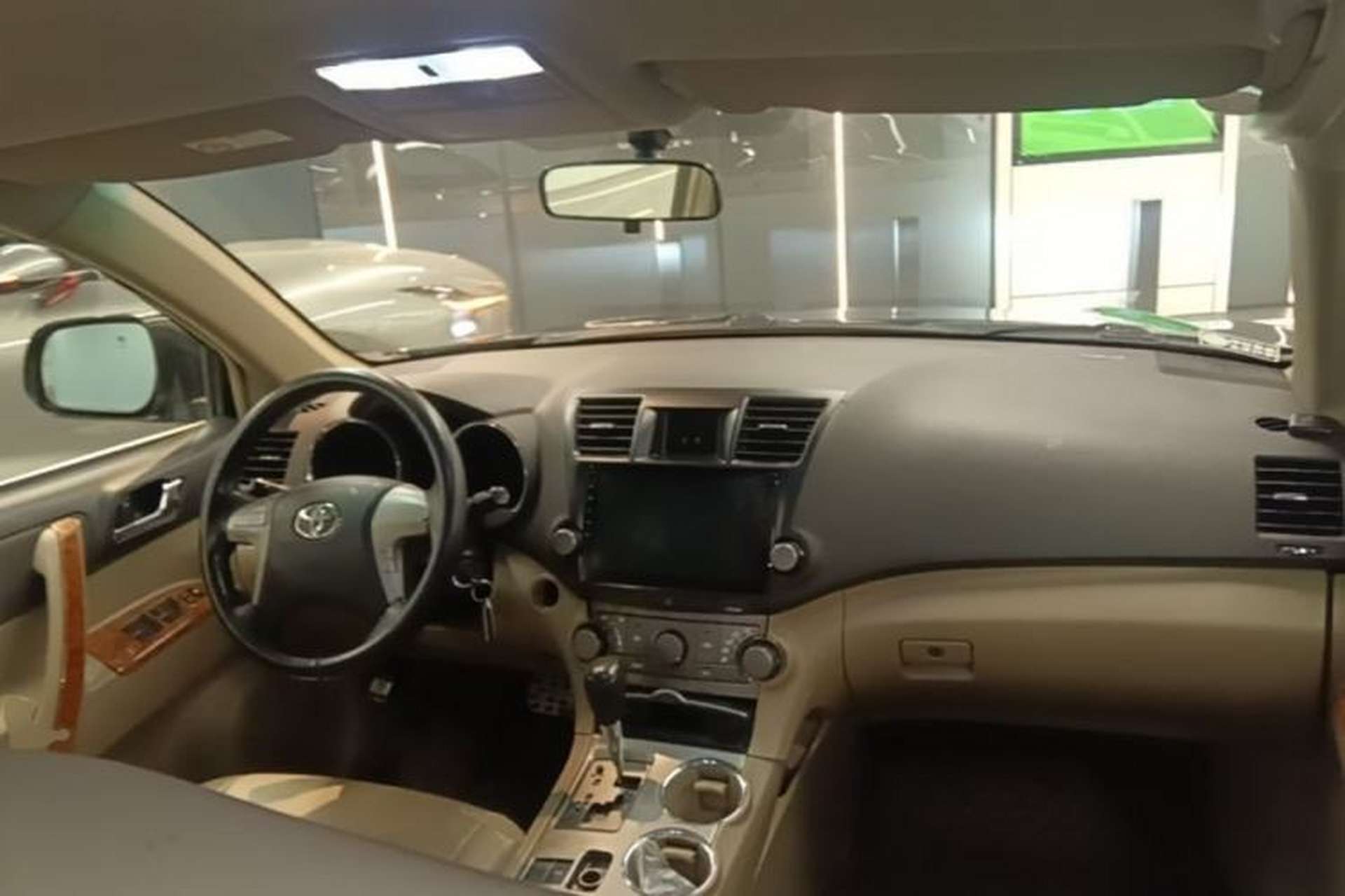 Used Toyota Highlander 2009 2.7L 2WD 7-Seater Elite Edition Center Console