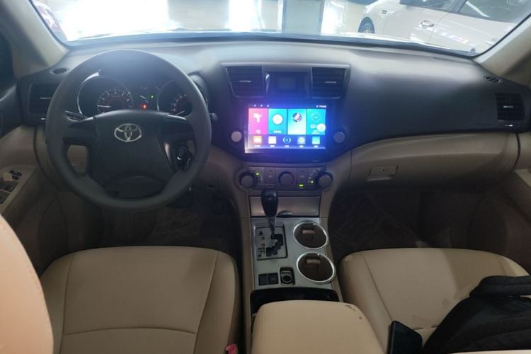 Used Toyota Highlander 2009 2.7L 2WD 7-Seater Elite Edition Center Console