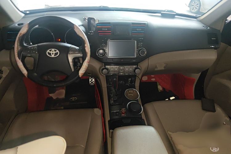 Used Toyota Highlander 2009 2.7L Two-Wheel Drive 7-Seater Luxury Edition Center Console