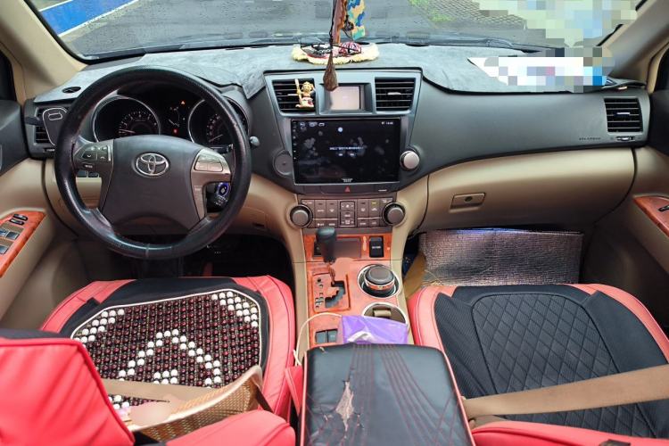 Used Toyota Highlander 2009 2.7L Two-Wheel Drive 7-Seater Luxury Edition Center Console
