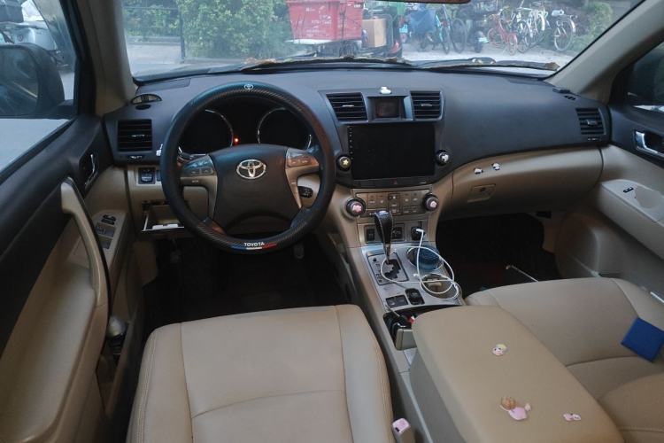 Used Toyota Highlander 2009 3.5L 4x4 7-Seater Luxury Edition Center Console