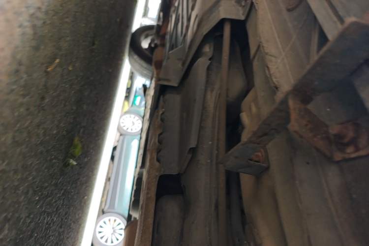 Used Toyota Highlander 2009 2.7L Two-Wheel Drive 7-Seater Supreme Edition Chassis Rear Left