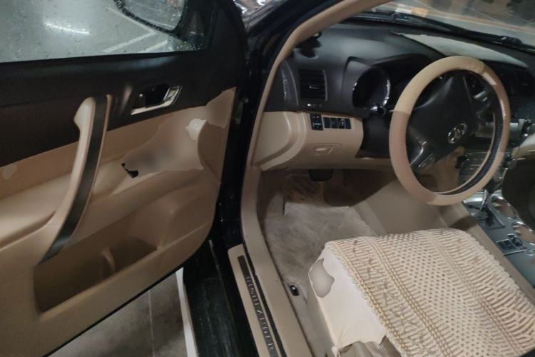Used Toyota Highlander 2009 2.7L Two-Wheel Drive 7-Seater Luxury Edition Driver Seat