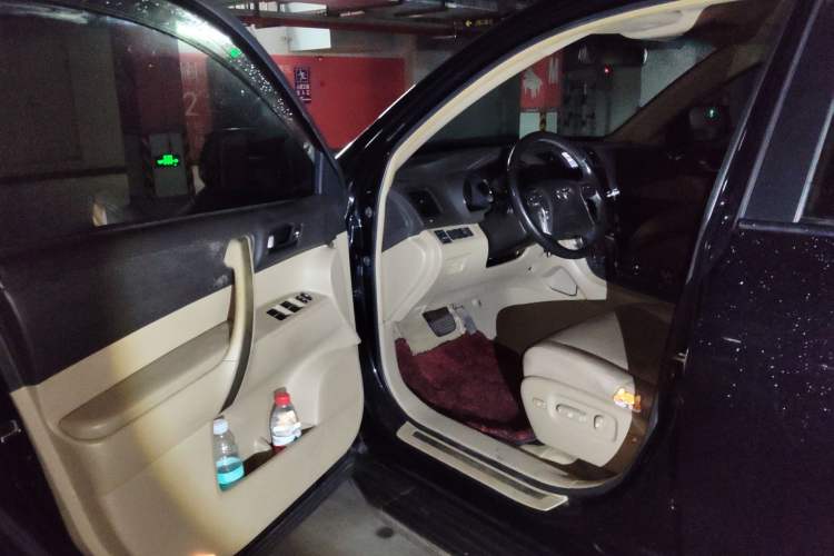 Used Toyota Highlander 2009 2.7L Two-Wheel Drive 7-Seater Luxury Edition Driver Seat