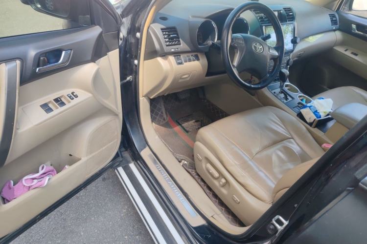Used Toyota Highlander 2009 2.7L Two-Wheel Drive 7-Seater Luxury Edition Driver Seat