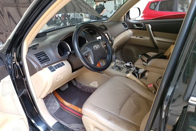Used Toyota Highlander 2009 2.7L Two-Wheel Drive 7-Seater Luxury Edition Driver Seat