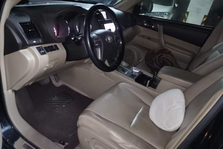 Used Toyota Highlander 2009 2.7L Two-Wheel Drive 7-Seater Luxury Navigation Edition Driver Seat