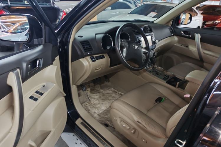 Used Toyota Highlander 2009 2.7L Two-Wheel Drive 5-Seater Sport Edition Driver Seat