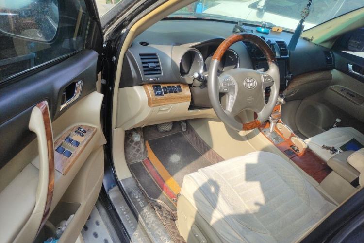 Used Toyota Highlander 2009 2.7L Two-Wheel Drive 7-Seater Supreme Edition Driver Seat