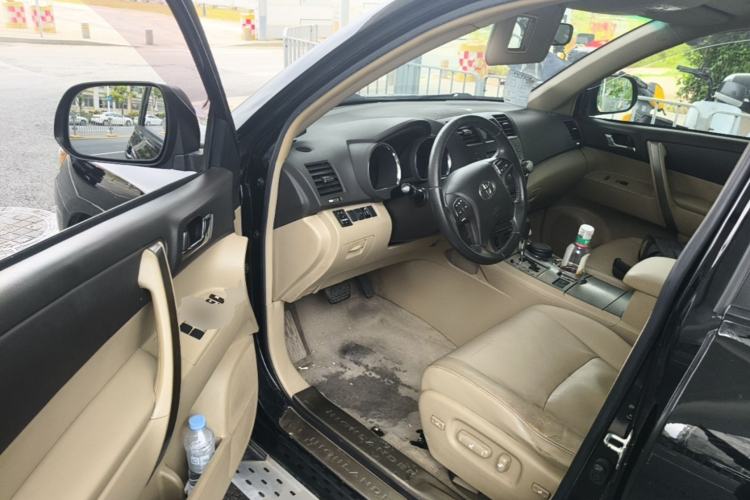 Used Toyota Highlander 2009 2.7L Two-Wheel Drive 7-Seater Luxury Edition Driver Seat