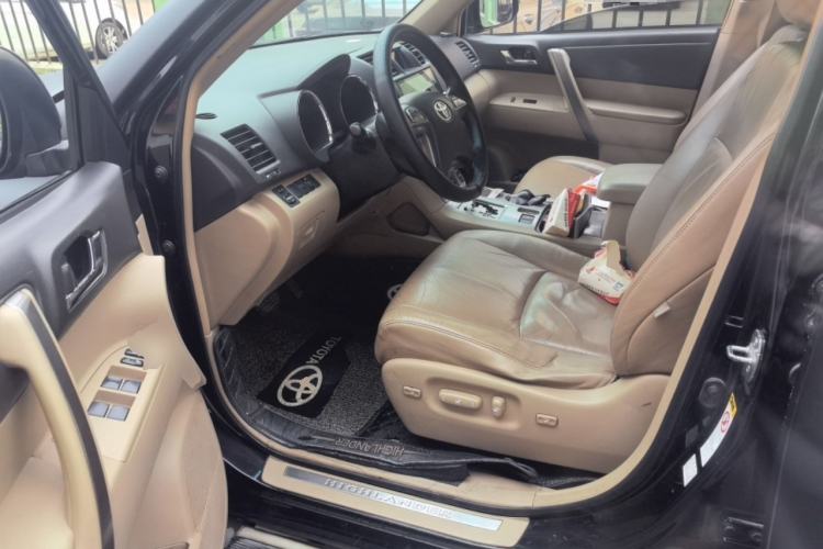 Used Toyota Highlander 2009 2.7L Two-Wheel Drive 7-Seater Luxury Edition Driver Seat