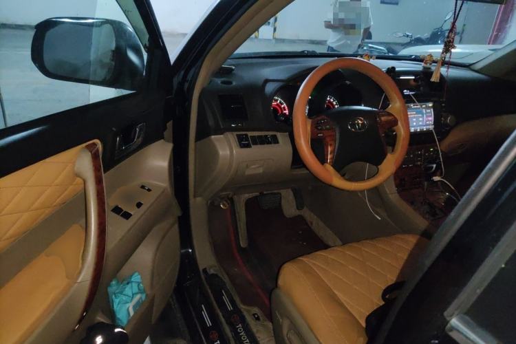 Used Toyota Highlander 2009 2.7L Two-Wheel Drive 7-Seater Luxury Navigation Edition Driver Seat