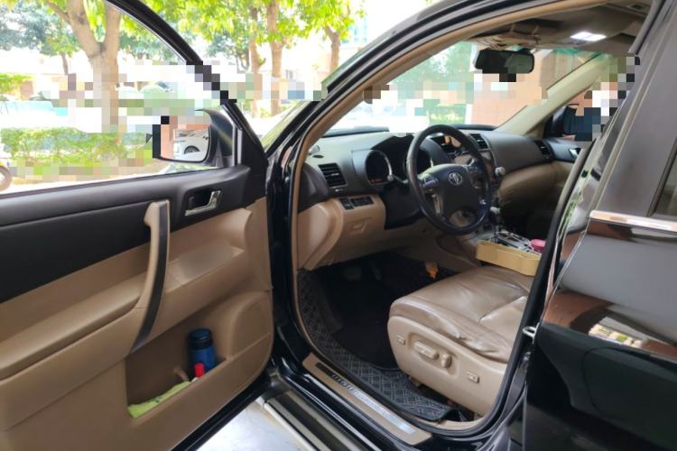 Used Toyota Highlander 2009 2.7L Two-Wheel Drive 7-Seater Luxury Edition Driver Seat