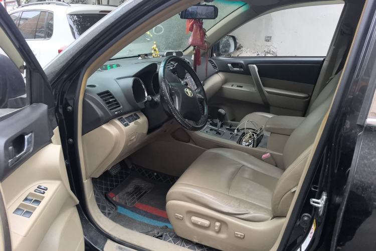 Used Toyota Highlander 2009 2.7L Two-Wheel Drive 7-Seater Luxury Edition Driver Seat