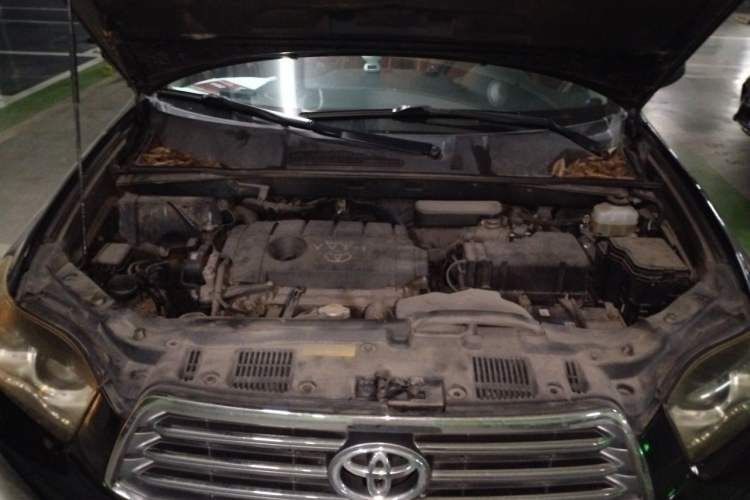 Used Toyota Highlander 2009 2.7L Two-Wheel Drive 7-Seater Luxury Edition Engine Bay