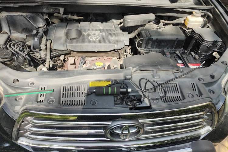 Used Toyota Highlander 2009 2.7L Two-Wheel Drive 7-Seater Luxury Edition Engine Bay