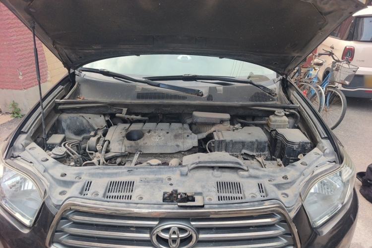 Used Toyota Highlander 2009 2.7L Two-Wheel Drive 7-Seater Luxury Edition Engine Bay