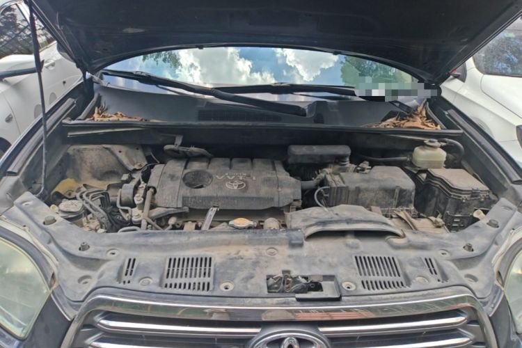 Used Toyota Highlander 2009 2.7L Two-Wheel Drive 5-Seater Sport Edition Engine Bay