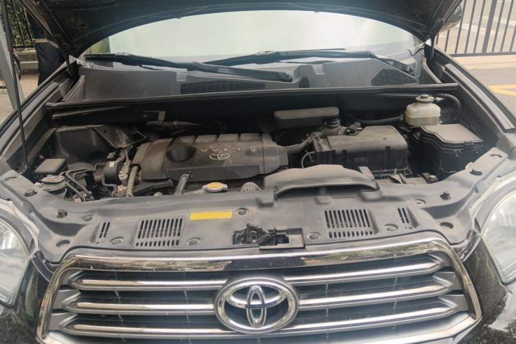 Used Toyota Highlander 2009 2.7L Two-Wheel Drive 7-Seater Luxury Navigation Edition Engine Bay