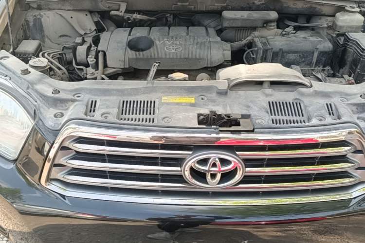 Used Toyota Highlander 2009 2.7L Two-Wheel Drive 7-Seater Luxury Edition Engine Bay