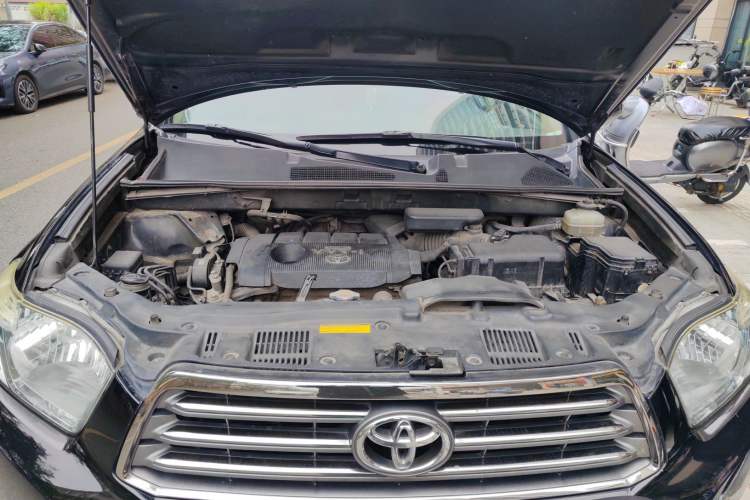 Used Toyota Highlander 2009 2.7L Two-Wheel Drive 7-Seater Luxury Edition Engine Bay