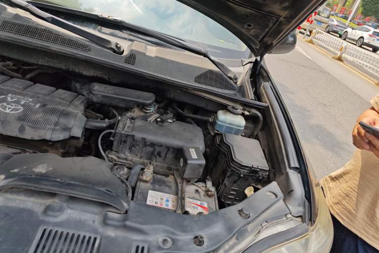 Used Toyota Highlander 2009 2.7L Two-Wheel Drive 7-Seater Luxury Edition Engine Bay Left
