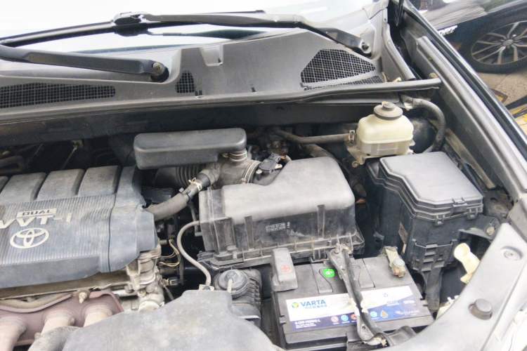 Used Toyota Highlander 2009 2.7L Two-Wheel Drive 7-Seater Luxury Edition Engine Bay Left
