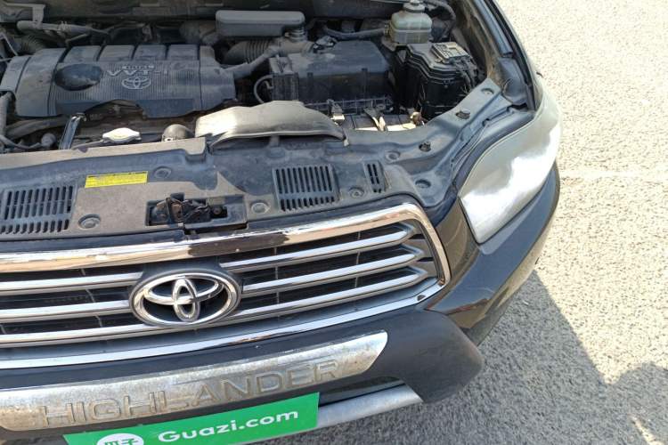 Used Toyota Highlander 2009 2.7L Two-Wheel Drive 7-Seater Luxury Edition Engine Bay Left
