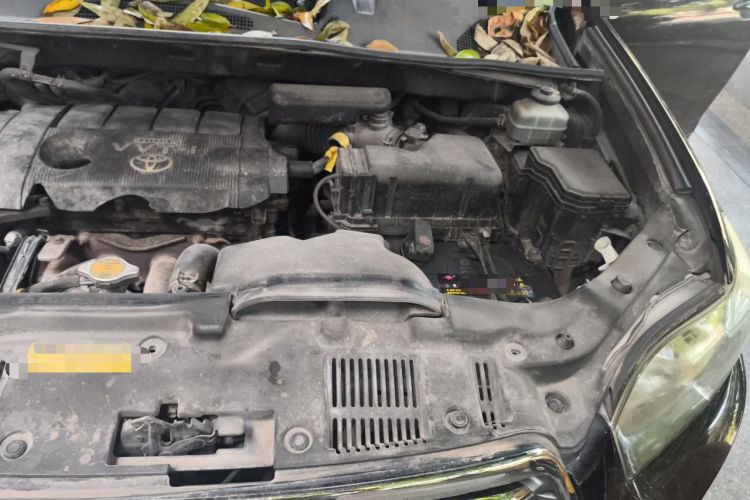 Used Toyota Highlander 2009 2.7L Two-Wheel Drive 7-Seater Luxury Edition Engine Bay Left